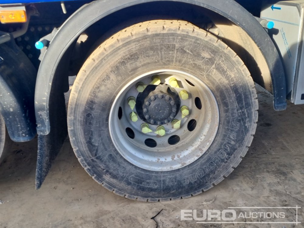 Camion plateau Volvo FE: photos 13