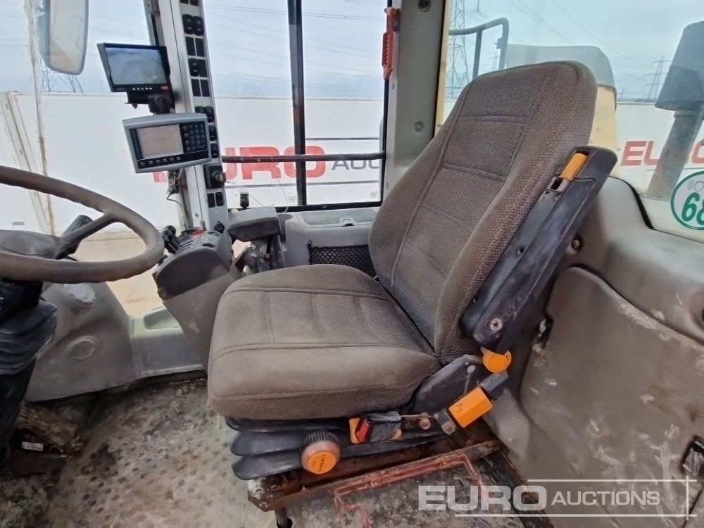 Chargeuse sur pneus Volvo L110F: photos 32