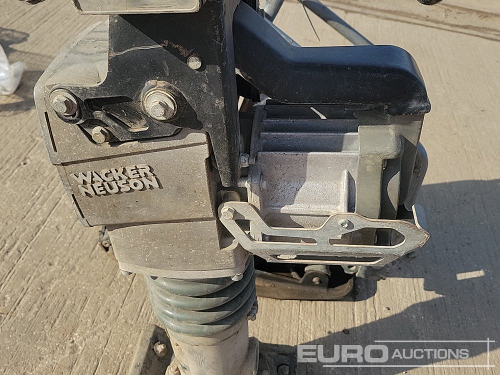 Travaux routiers Wacker Neuson Electric Trench Compactor, Petrol Compaction Plate, Honda Engine: photos 9 Travaux routiers Wacker Neuson Electric Trench Compactor, Petrol Compaction Plate, Honda Engine: photos 9