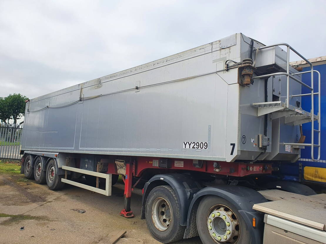 Fruehauf - Semi-remorque benne: photos 1 Fruehauf - Semi-remorque benne: photos 1