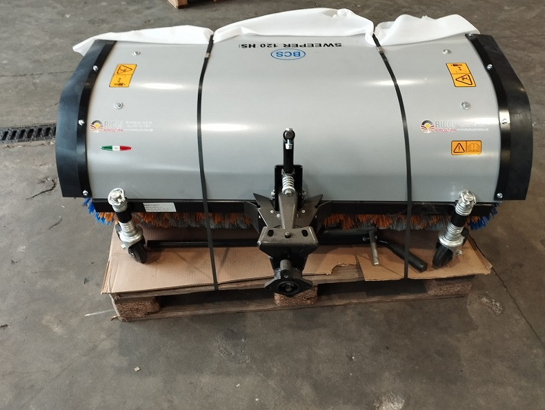 BCS Spazzatrice SWEEPER 120 - Brosse: photos 1 BCS Spazzatrice SWEEPER 120 - Brosse: photos 1