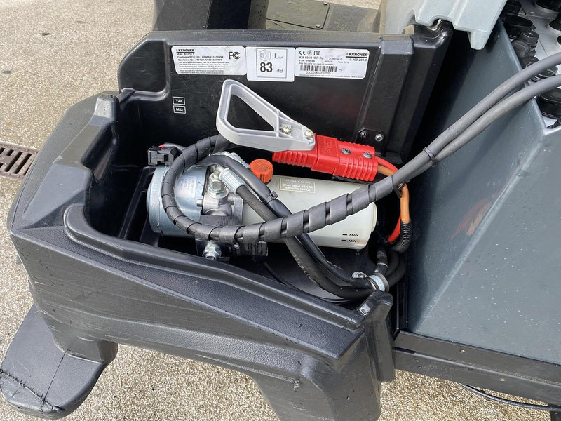 Balayeuse de voirie Kärcher KM 105/110 R Bp, Veegmachine, hoogkieper: photos 16 Balayeuse de voirie Kärcher KM 105/110 R Bp, Veegmachine, hoogkieper: photos 16