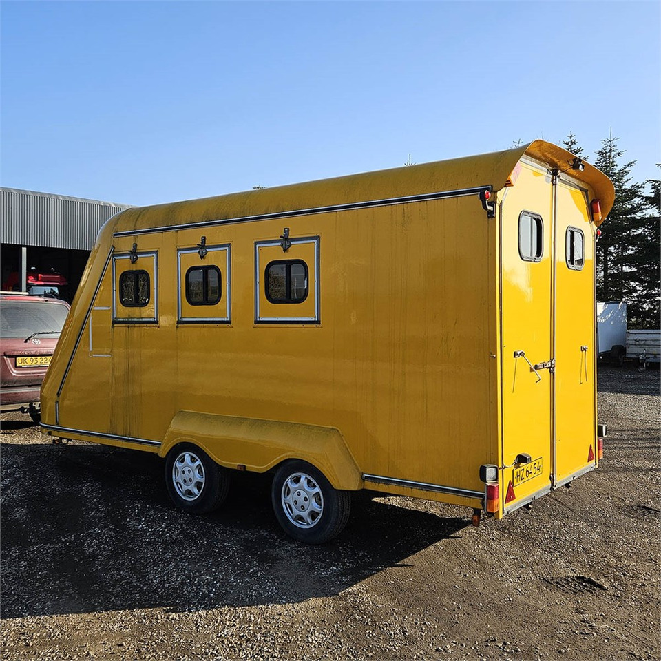 ABC Magnum Ii 220 - Van chevaux: photos 4 ABC Magnum Ii 220 - Van chevaux: photos 4