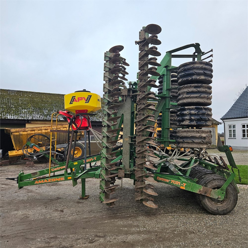 Amazone Catros PLUS 7501-T - Cover crop: photos 1 Amazone Catros PLUS 7501-T - Cover crop: photos 1