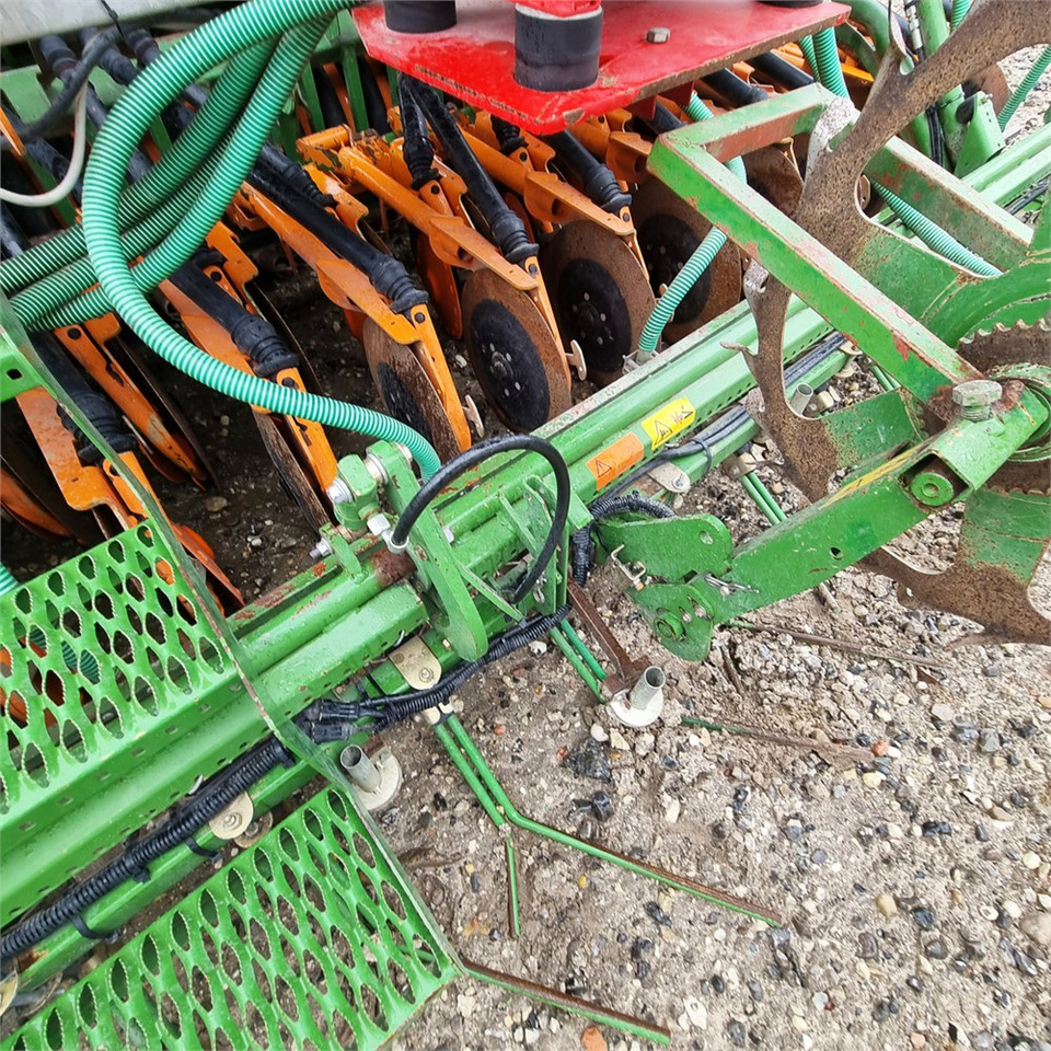 Amazone P 2000 - Semoir/ Planteuse: photos 4 Amazone P 2000 - Semoir/ Planteuse: photos 4