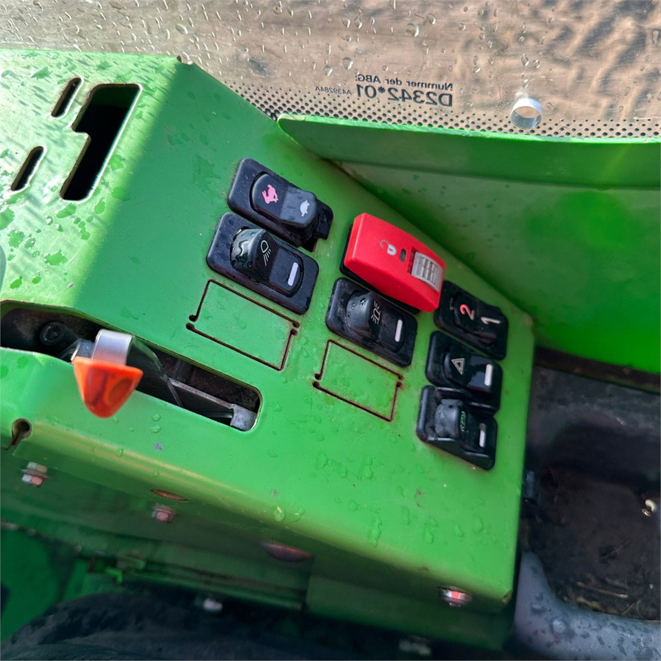 Chargeuse sur pneus Avant 860 i: photos 21