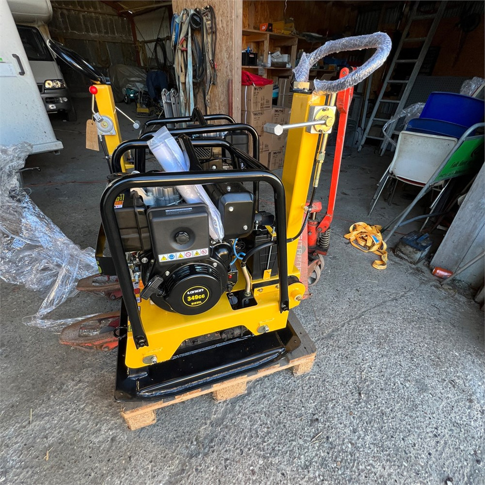 Bernards RT220-1 - Plaque vibrante: photos 1 Bernards RT220-1 - Plaque vibrante: photos 1