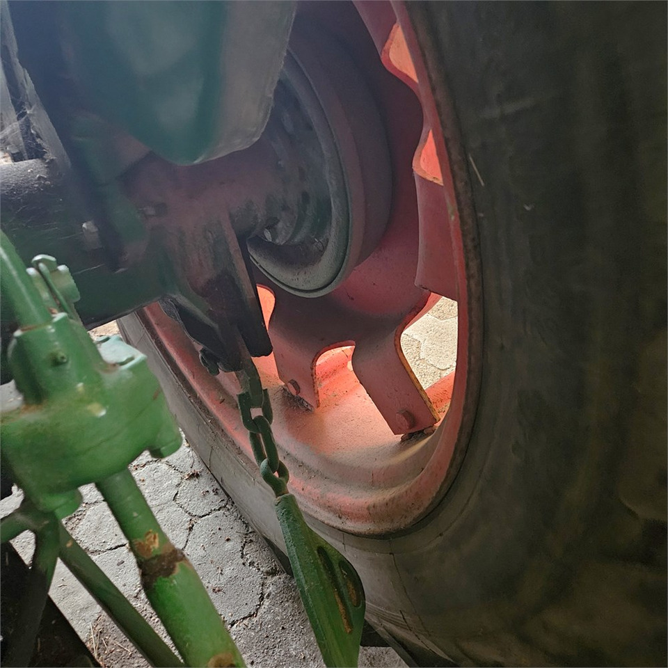 Tracteur agricole Deutz D4005: photos 35