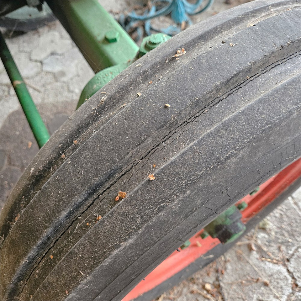 Tracteur agricole Deutz D4005: photos 33