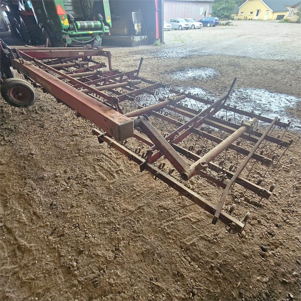 Doublet-Record Øko-Strigle 6 m. - Herse étrille: photos 4 Doublet-Record Øko-Strigle 6 m. - Herse étrille: photos 4