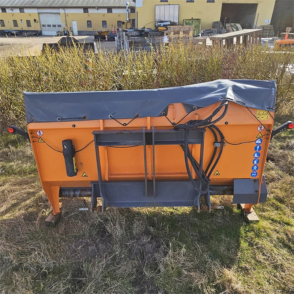 Epoke SNOWLINE SL 14 - Epandeur de sable: photos 5 Epoke SNOWLINE SL 14 - Epandeur de sable: photos 5