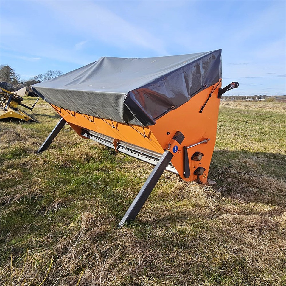 Epoke SNOWLINE SL 14 - Epandeur de sable: photos 1 Epoke SNOWLINE SL 14 - Epandeur de sable: photos 1