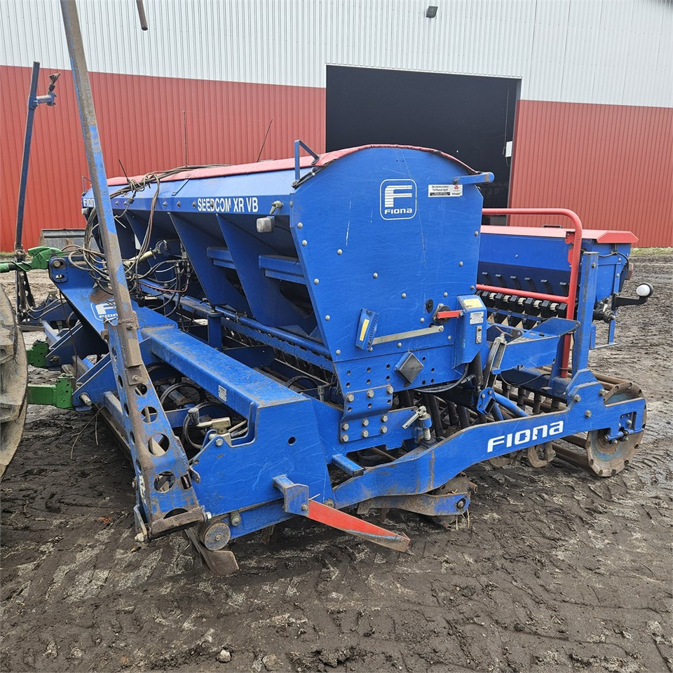 Fiona Orion XR 4.00 - SEEDCOM XR VB 4.0 - Semoir/ Planteuse: photos 5 Fiona Orion XR 4.00 - SEEDCOM XR VB 4.0 - Semoir/ Planteuse: photos 5