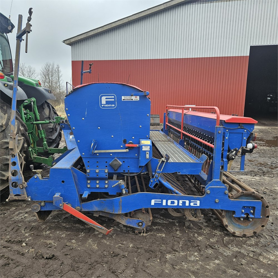 Fiona Orion XR 4.00 - SEEDCOM XR VB 4.0 - Semoir/ Planteuse: photos 4 Fiona Orion XR 4.00 - SEEDCOM XR VB 4.0 - Semoir/ Planteuse: photos 4