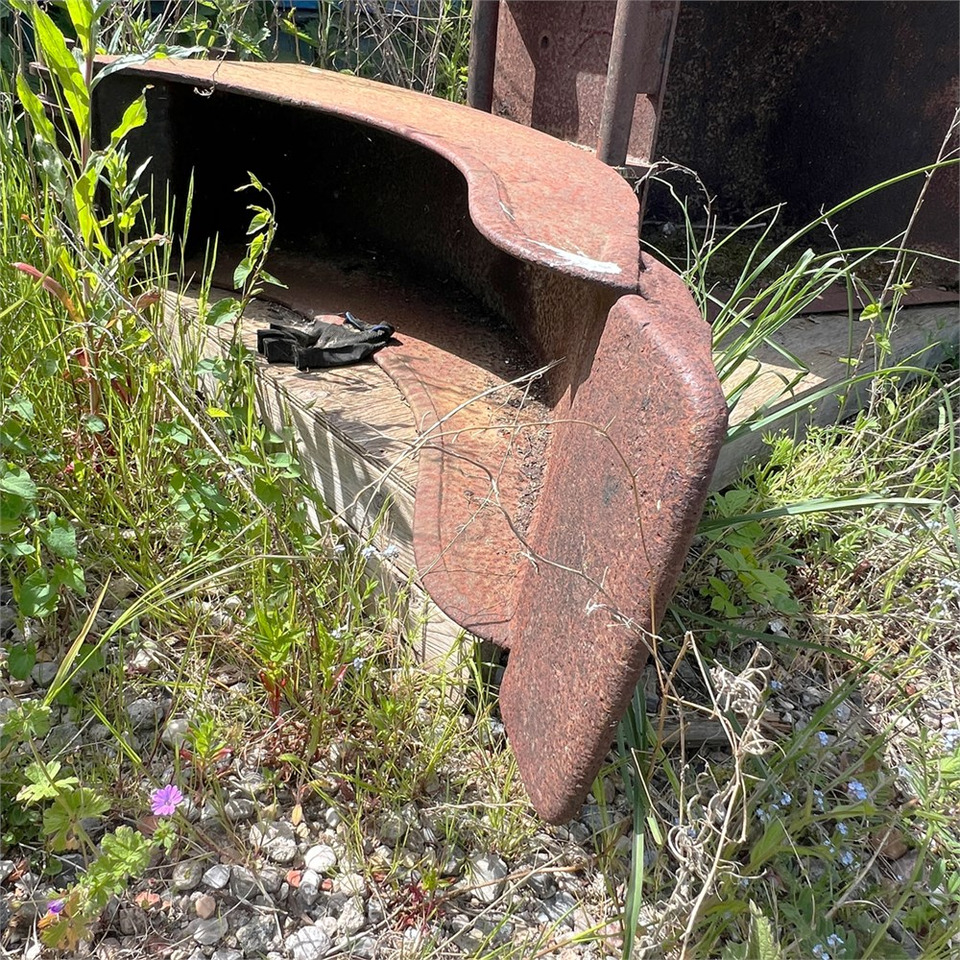 Ford 550 - Godet pour Engins de chantier: photos 4 Ford 550 - Godet pour Engins de chantier: photos 4