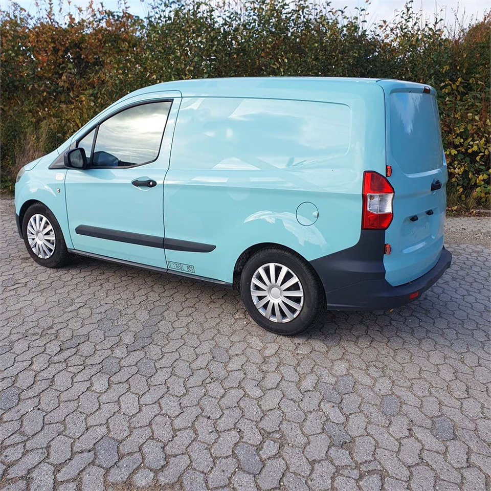 Ford Transit Courier 1,0 Ecoboost - Fourgonnette: photos 4 Ford Transit Courier 1,0 Ecoboost - Fourgonnette: photos 4