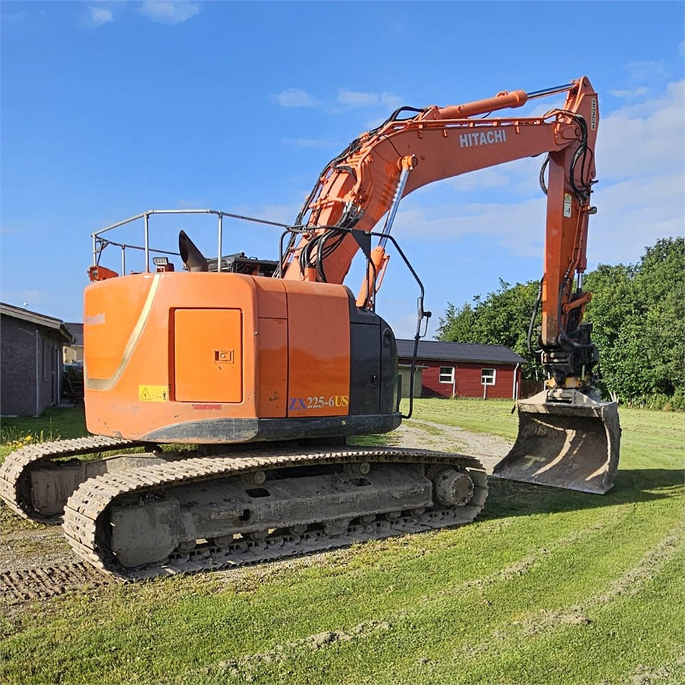 Hitachi ZX 225 - Pelle sur chenille: photos 3 Hitachi ZX 225 - Pelle sur chenille: photos 3