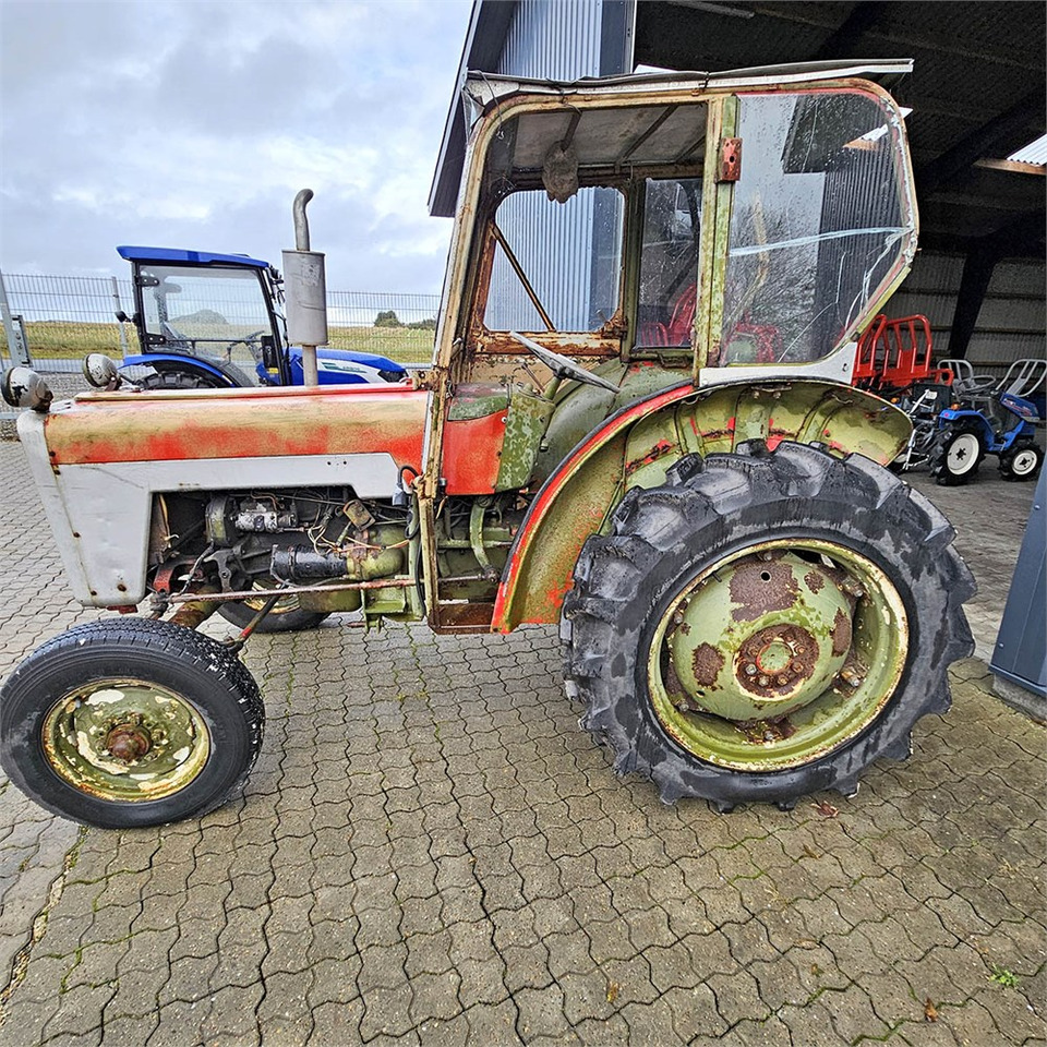IH 276 - Tracteur agricole: photos 3 IH 276 - Tracteur agricole: photos 3