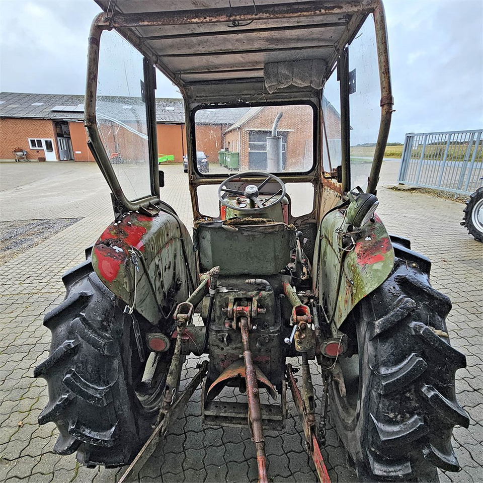IH 276 - Tracteur agricole: photos 5 IH 276 - Tracteur agricole: photos 5