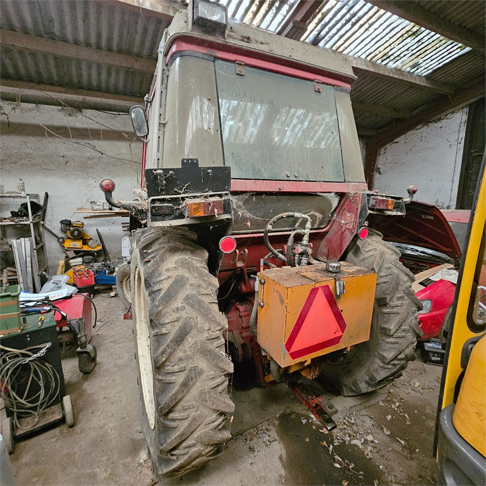 IH 485 XL - Tracteur agricole: photos 4 IH 485 XL - Tracteur agricole: photos 4