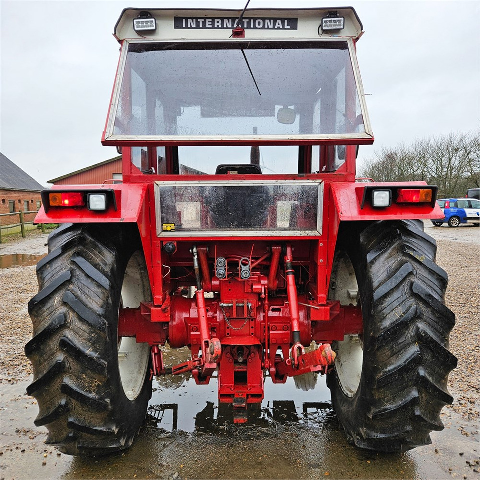 International IH 946 - Tracteur agricole: photos 4 International IH 946 - Tracteur agricole: photos 4