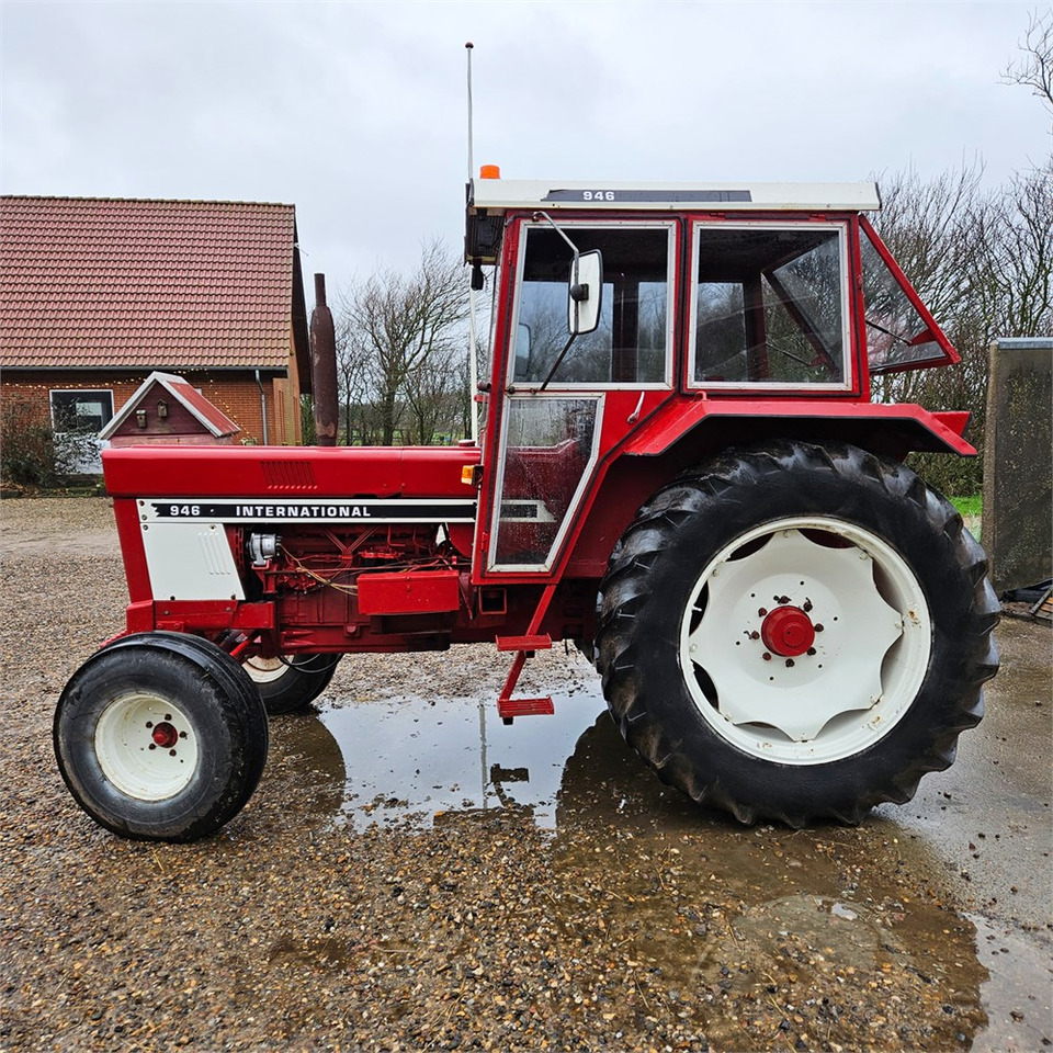 International IH 946 - Tracteur agricole: photos 2 International IH 946 - Tracteur agricole: photos 2