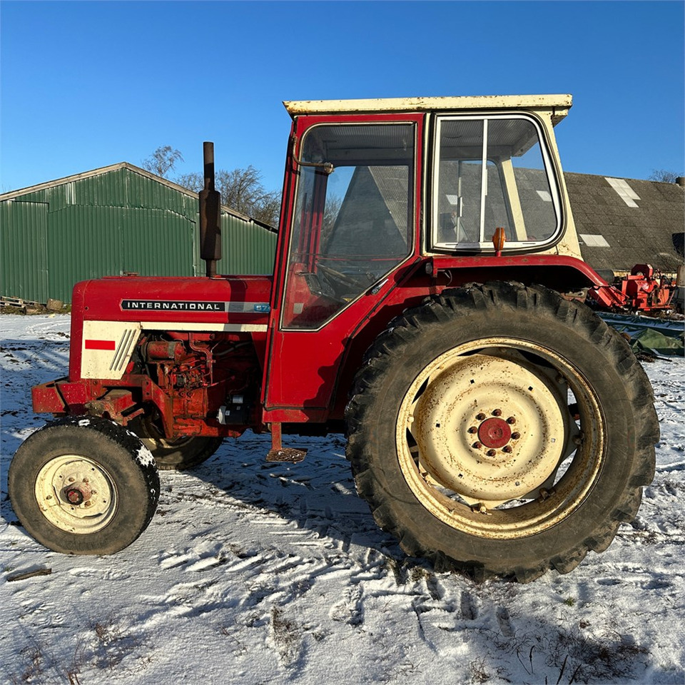 International IH I - 574 - Tracteur agricole: photos 3 International IH I - 574 - Tracteur agricole: photos 3