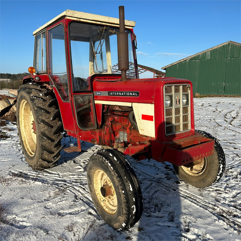 International IH I - 574 - Tracteur agricole: photos 4 International IH I - 574 - Tracteur agricole: photos 4