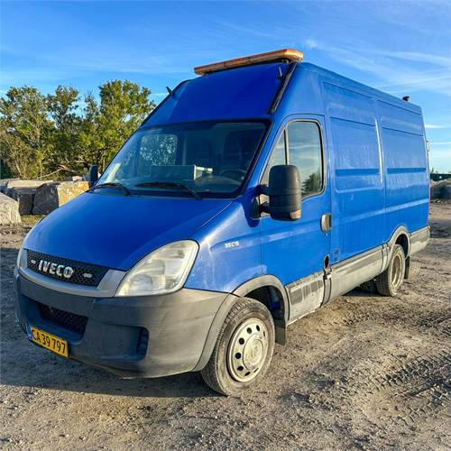 Iveco 35C15AV (12,0M3) EU4 - Fourgon utilitaire: photos 2 Iveco 35C15AV (12,0M3) EU4 - Fourgon utilitaire: photos 2