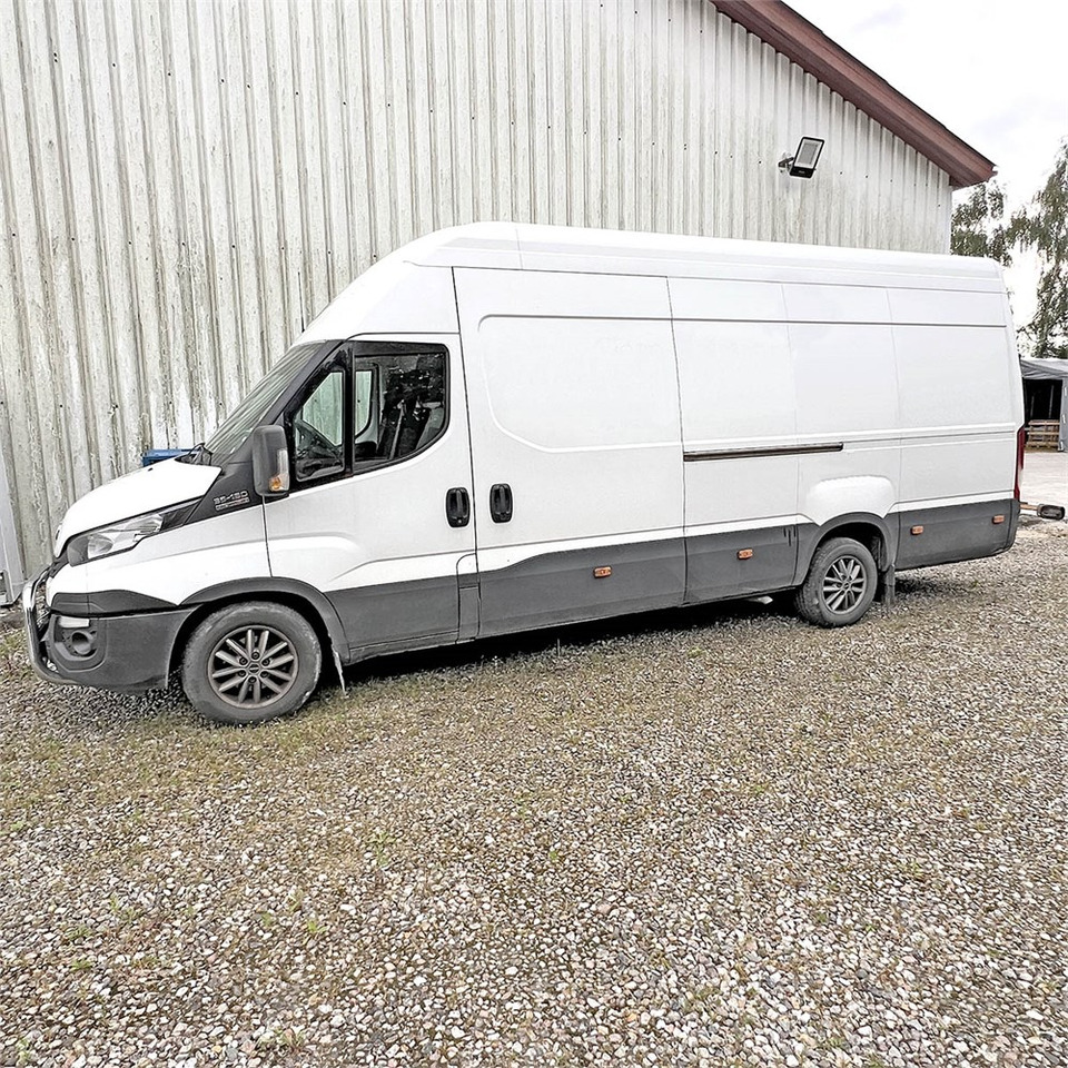 Iveco 35s18 - Fourgon utilitaire: photos 4 Iveco 35s18 - Fourgon utilitaire: photos 4