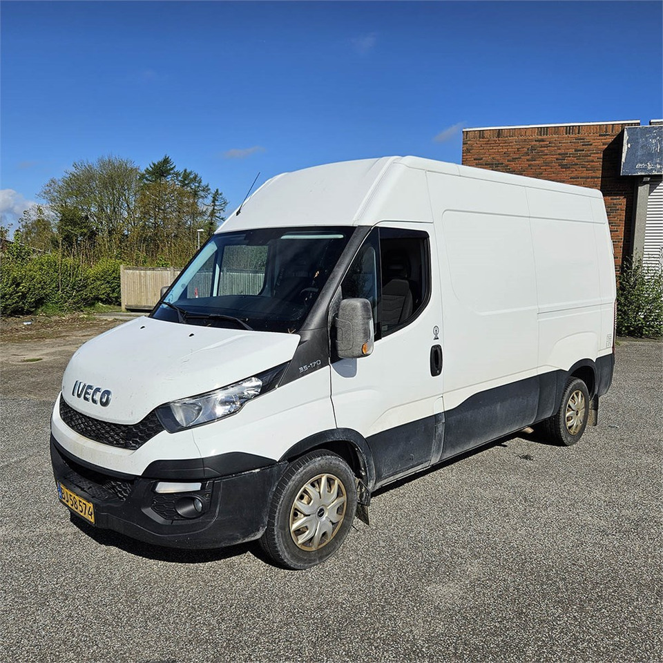 Iveco Daily 35s17 3,0D - Fourgon utilitaire: photos 1 Iveco Daily 35s17 3,0D - Fourgon utilitaire: photos 1