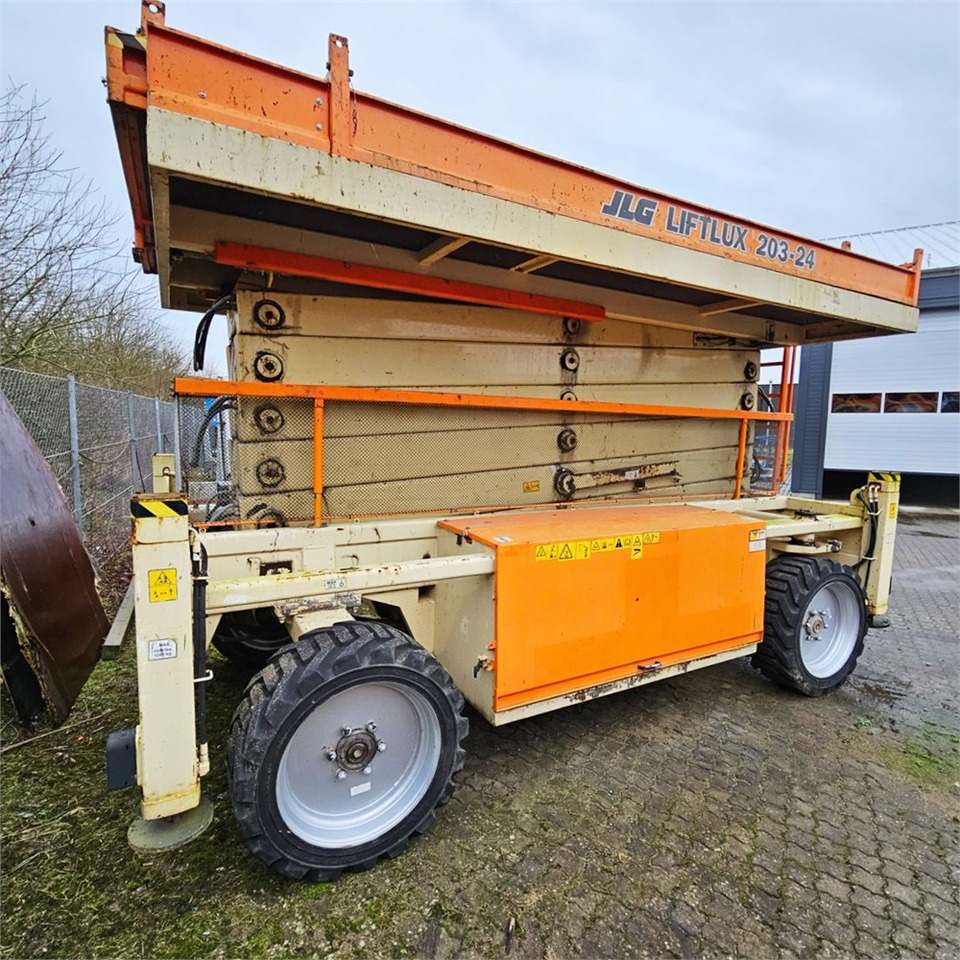 JLG 203-24 - Nacelle ciseaux: photos 1 JLG 203-24 - Nacelle ciseaux: photos 1