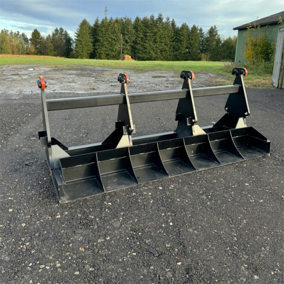 JST Grader - Lame pour Engins de chantier: photos 1 JST Grader - Lame pour Engins de chantier: photos 1