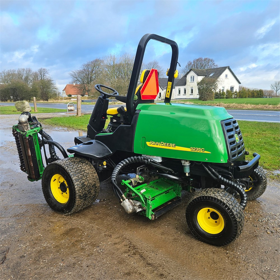 John Deere 3235 C 4WD - Motofaucheuse: photos 3 John Deere 3235 C 4WD - Motofaucheuse: photos 3