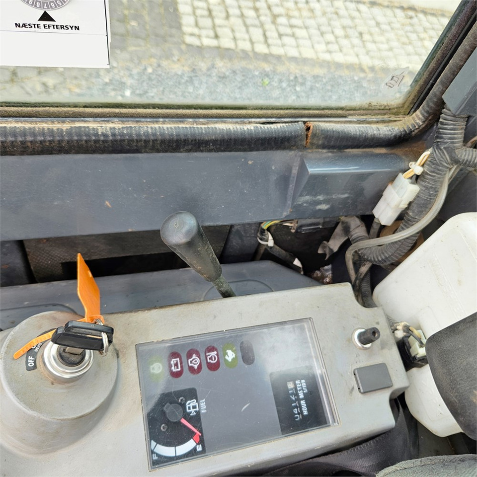 Mini pelle Kobelco SK17 SR-3: photos 13 Mini pelle Kobelco SK17 SR-3: photos 13