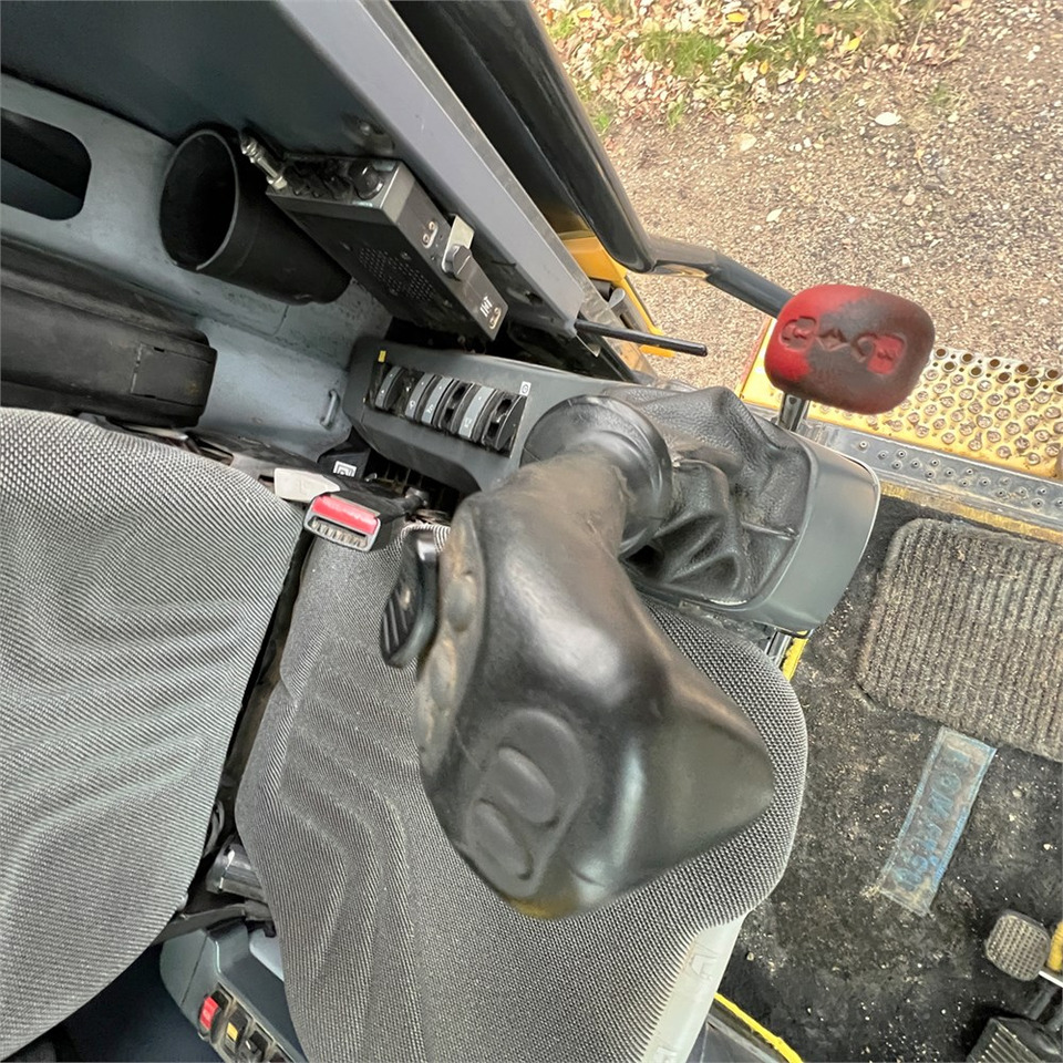 Crédit-bail de Komatsu PW148-10 Komatsu PW148-10: photos 40