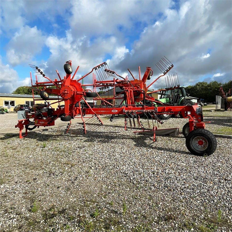 Kuhn GA8020 - Matériel de fenaison: photos 4 Kuhn GA8020 - Matériel de fenaison: photos 4