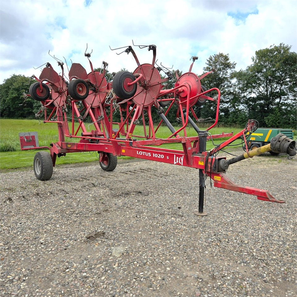 LELY Lotus 1020 s - Matériel de fenaison: photos 1 LELY Lotus 1020 s - Matériel de fenaison: photos 1
