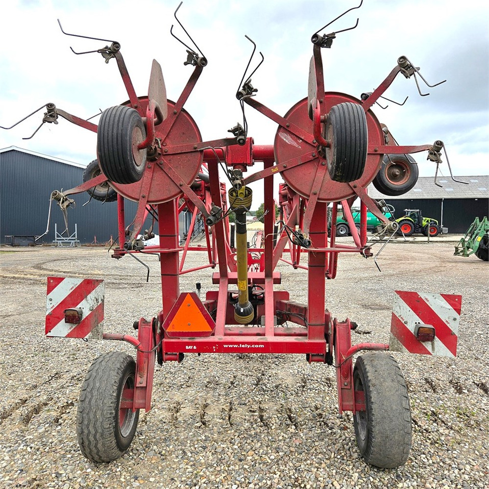 LELY Lotus 1020 s - Matériel de fenaison: photos 4 LELY Lotus 1020 s - Matériel de fenaison: photos 4
