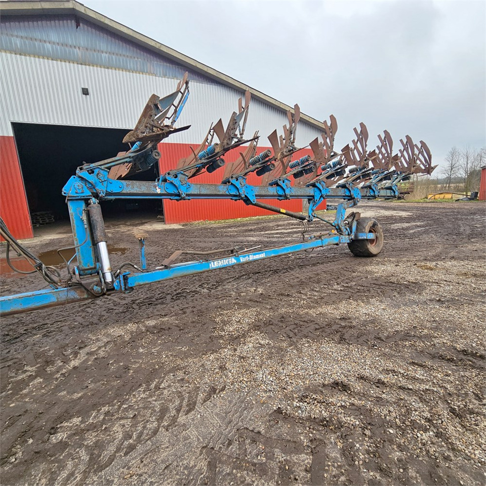 Lemken Vari-Diamant - Charrue: photos 1 Lemken Vari-Diamant - Charrue: photos 1