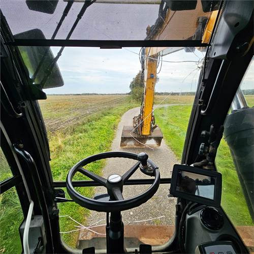 Pelle sur pneus Liebherr A918 Compact: photos 18 Pelle sur pneus Liebherr A918 Compact: photos 18