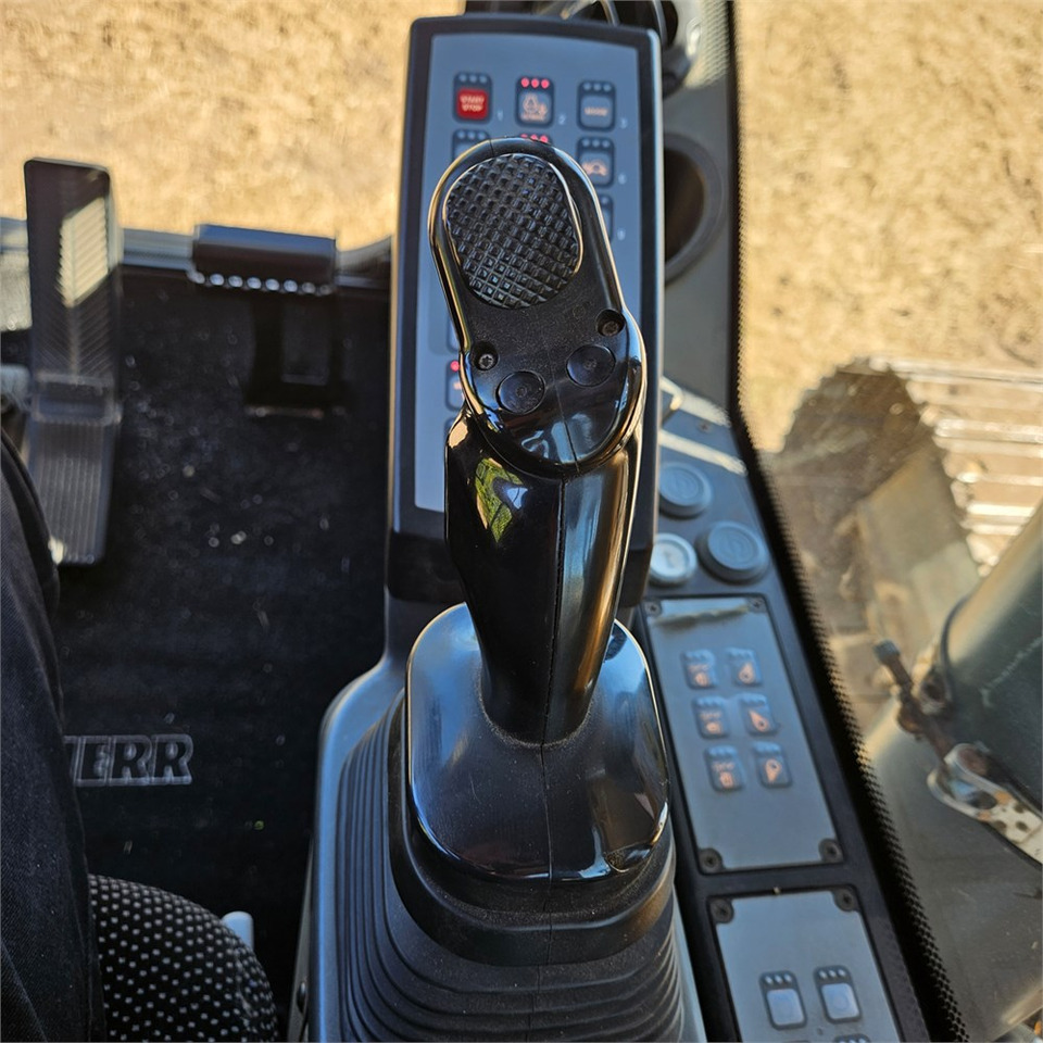 Pelle sur chenille Liebherr R922 LC: photos 12