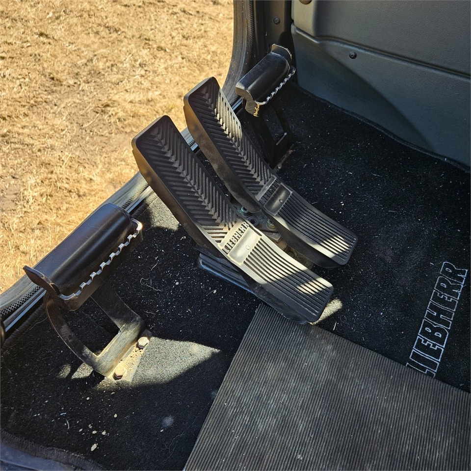 Pelle sur chenille Liebherr R922 LC: photos 20