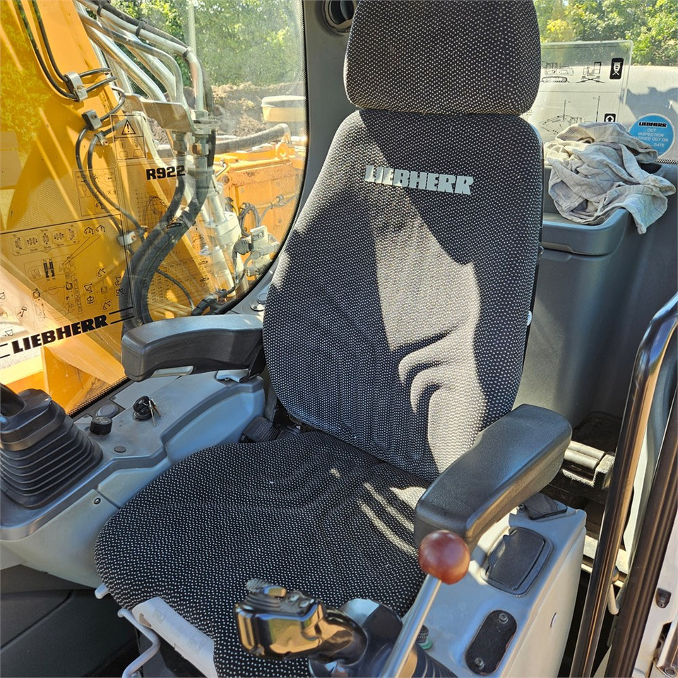 Pelle sur chenille Liebherr R922 LC: photos 11