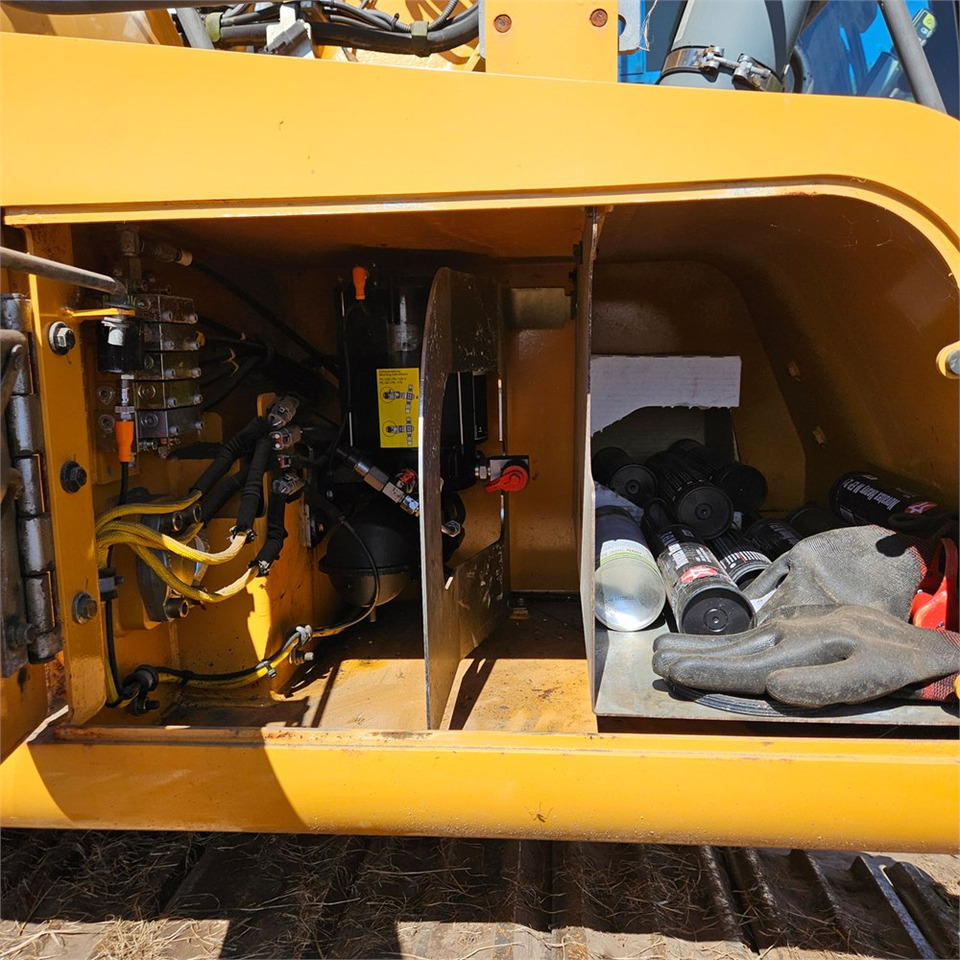 Pelle sur chenille Liebherr R922 LC: photos 31