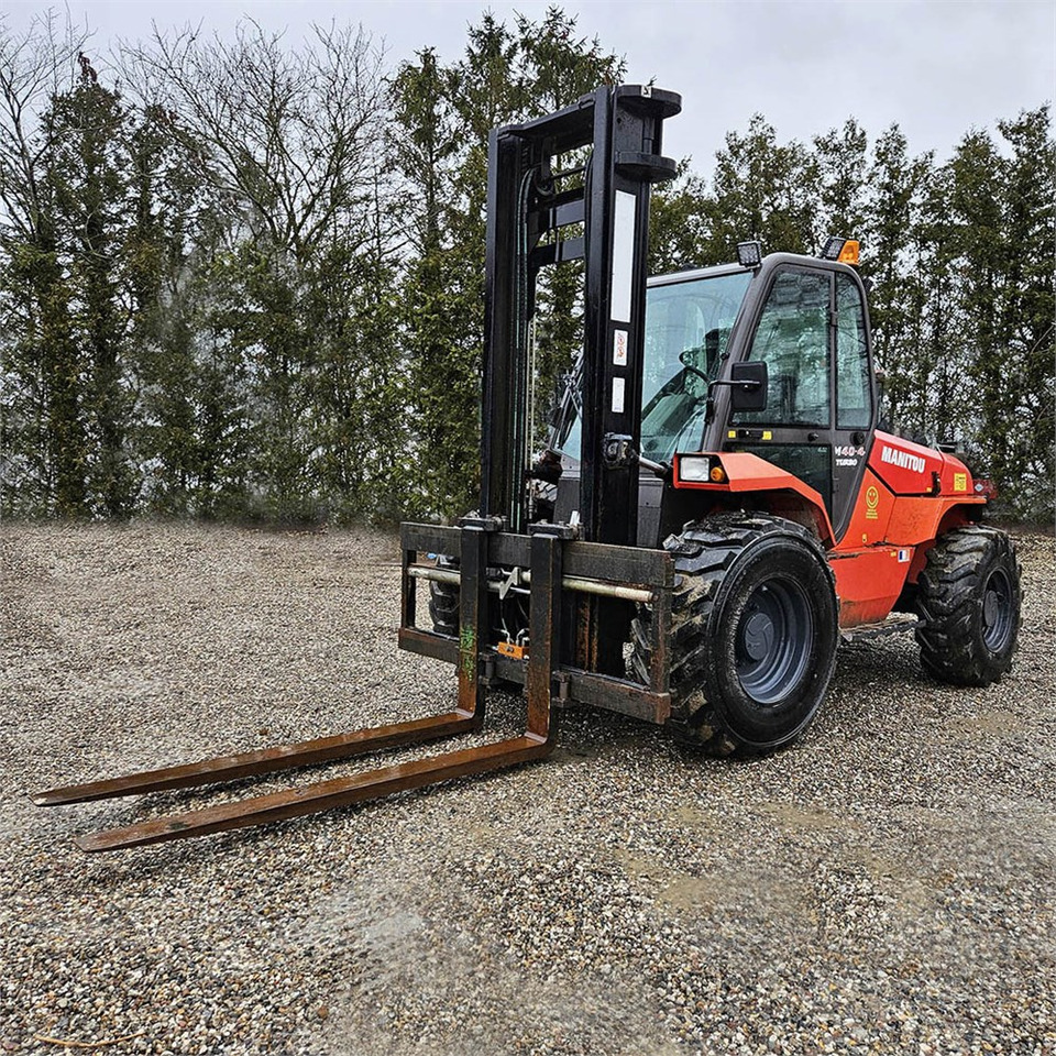 Manitou M 40-4 T - Chariot élévateur: photos 3 Manitou M 40-4 T - Chariot élévateur: photos 3