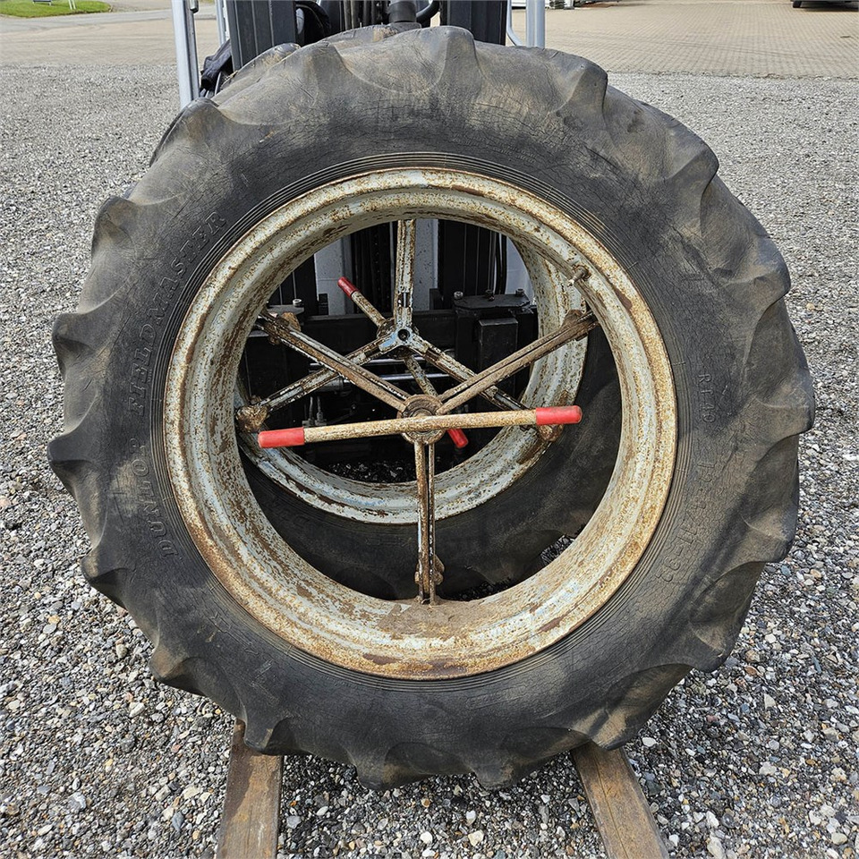 Tracteur agricole Massey Ferguson MF135: photos 46