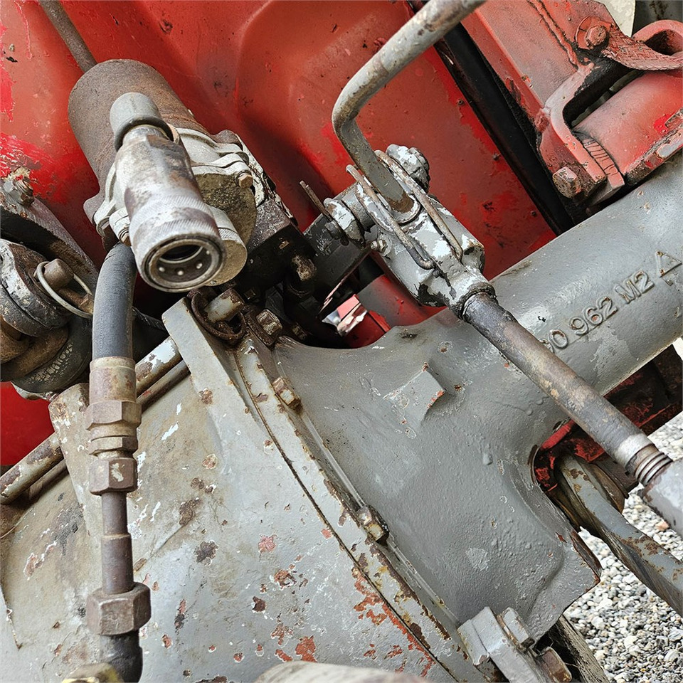 Tracteur agricole Massey Ferguson MF135: photos 26