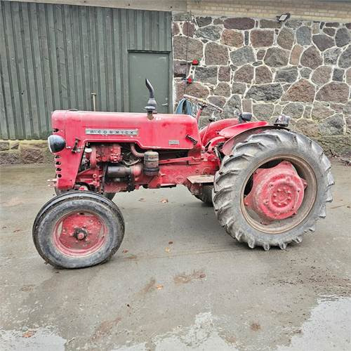 McCORMICK D-324 Standard - Tracteur agricole: photos 2 McCORMICK D-324 Standard - Tracteur agricole: photos 2