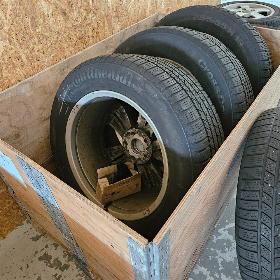 Mercedes ML320 - 255/55R18 - Roue complète: photos 5 Mercedes ML320 - 255/55R18 - Roue complète: photos 5